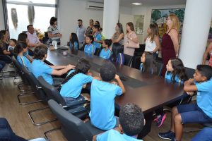 Estudantes das escolas Glória Marques Diniz e Rita Carmelinda Rocha recebem prêmios do concurso “Águas da Pampulha”